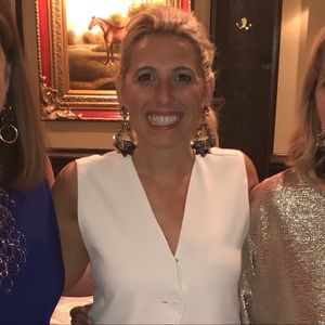 Meet your Posher, Hallie